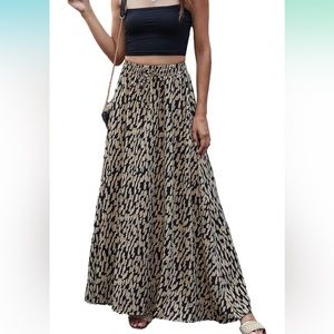 Leopard Print A-line maxi skirt with pleated elastic high waist